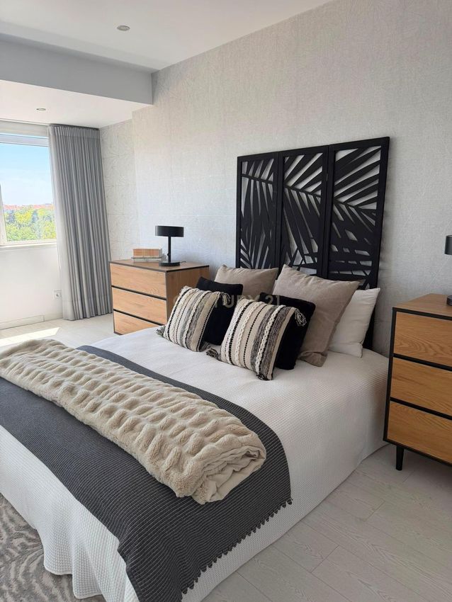Imagem Quarto de apartamento t4 em Rua dos Pinheiros, 206