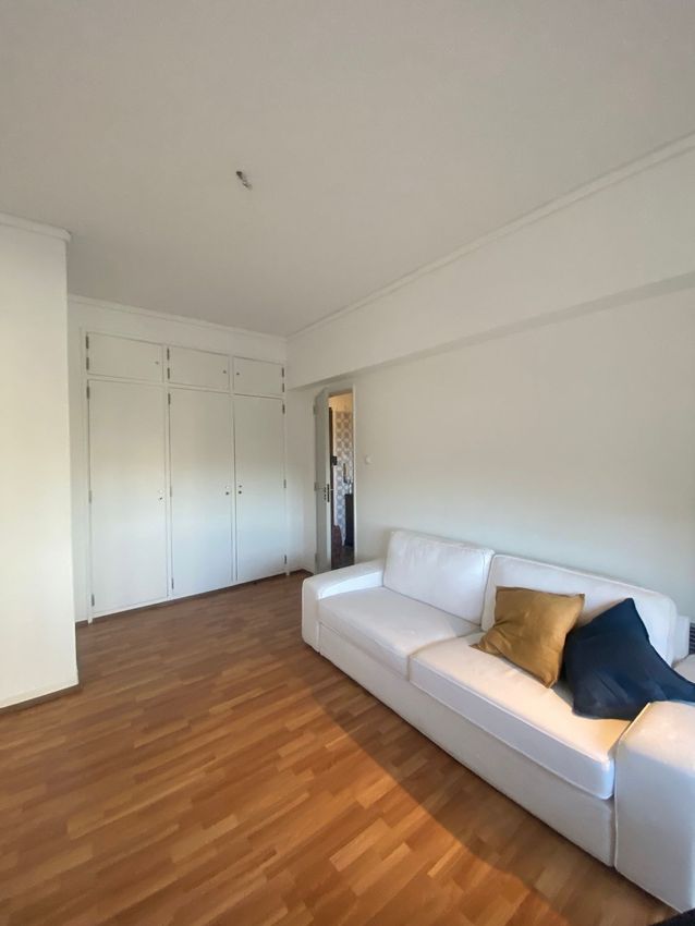 Imagem Sala de estar de apartamento t3 em Rua Conde Almoster, 106