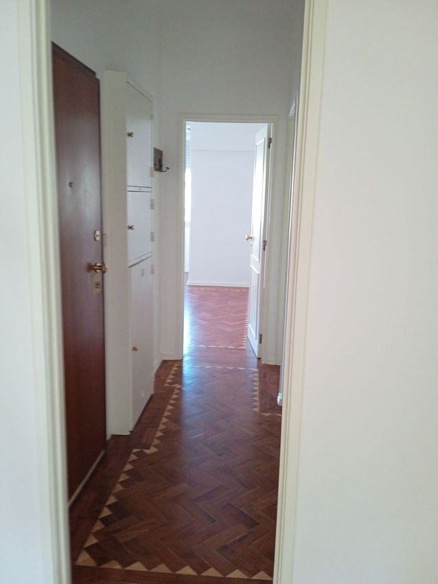 Imagem Hall de apartamento t2 em Estrada da Luz, 28