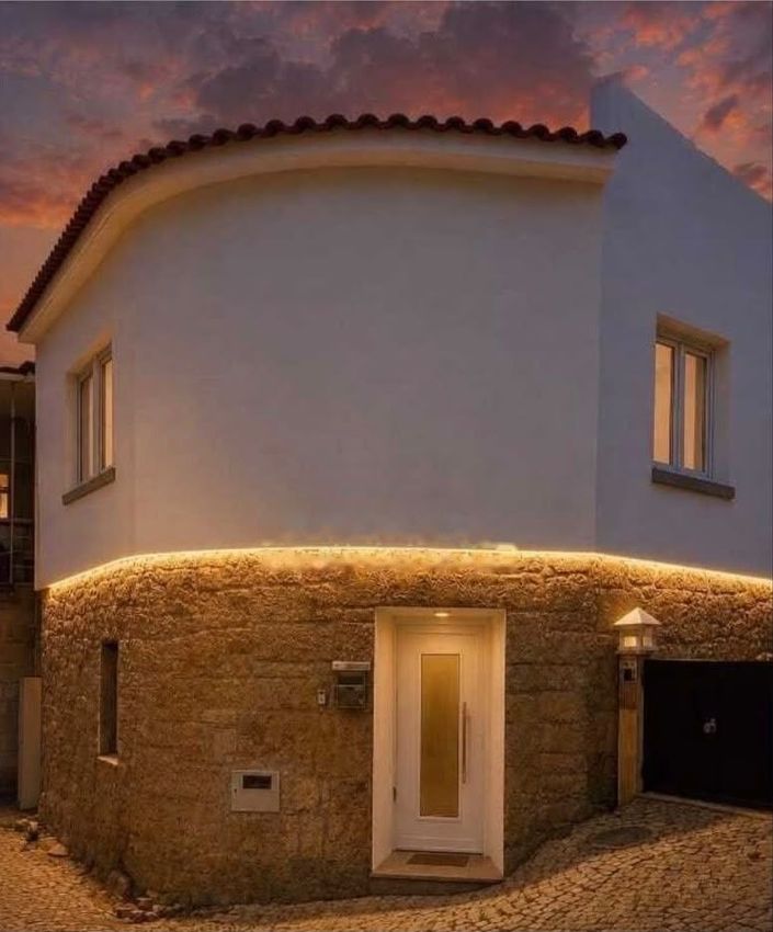 Imagem Fachada de  moradia em banda em Zona Histórica