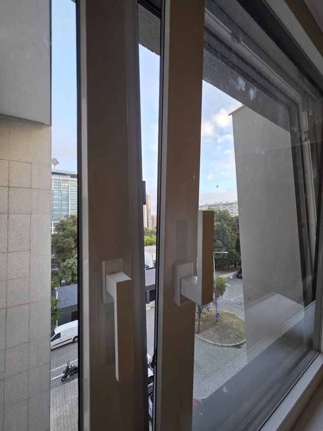 Imagem Terraço de apartamento t1 em Praceta Engenheiro António de Almeida, 3° andar, 30