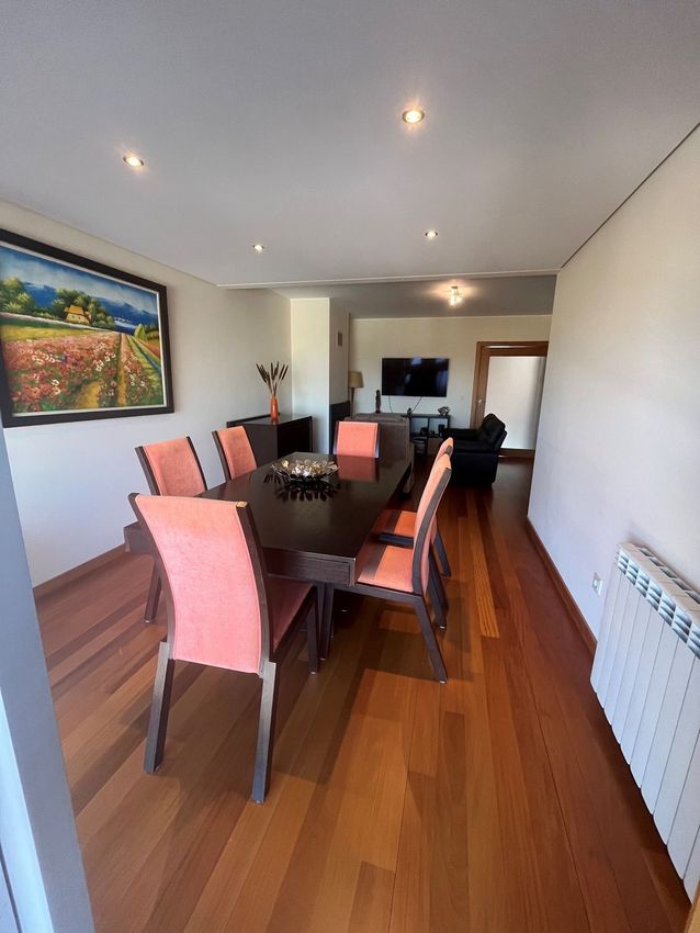 Imagem Sala de estar de apartamento t2 em Rua General Humberto Delgado, 310