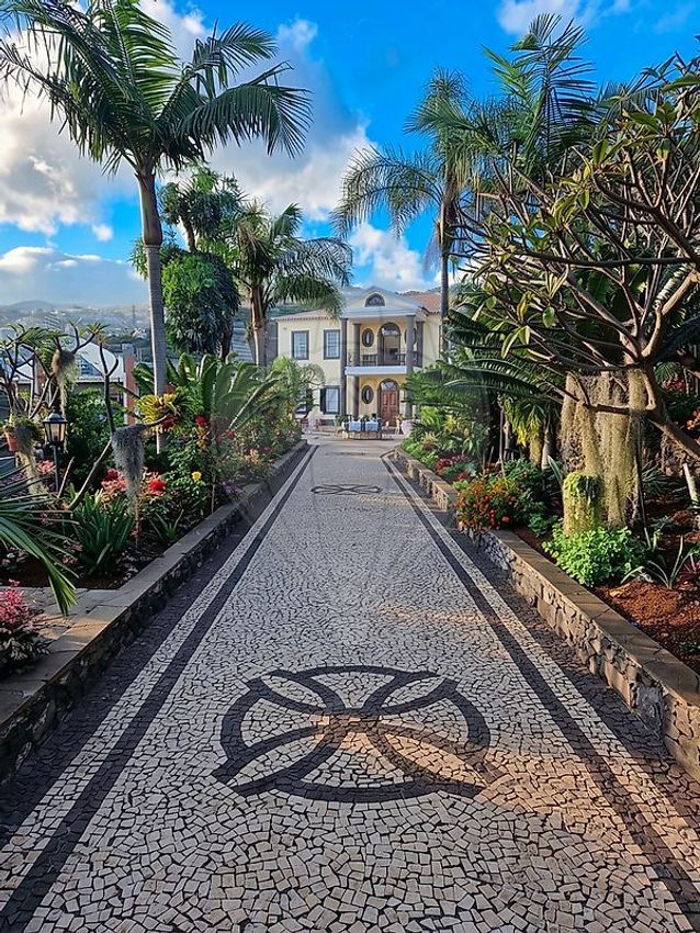 Imagem Jardim de  moradia independente em Rua do Pico da Lombada