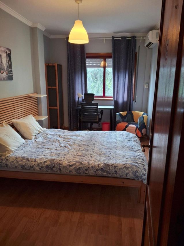 Imagem Quarto de apartamento t2 em Rua Doutor António Granjo
