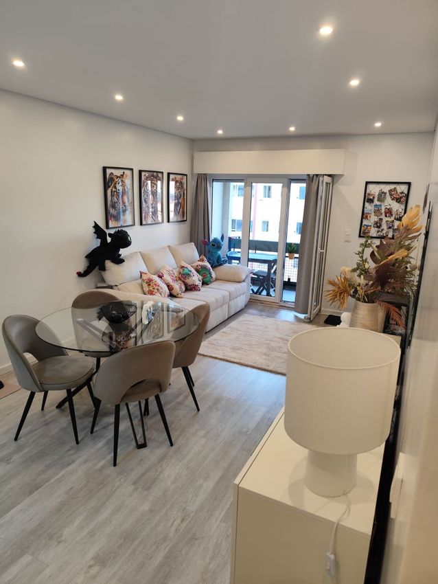 Imagem Sala de estar de apartamento t1 em Rua da Fraternidade, 5