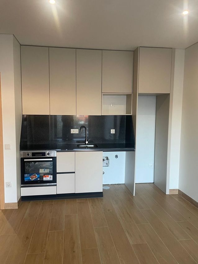 Imagem Cozinha de apartamento t2 em Rua António de Barros