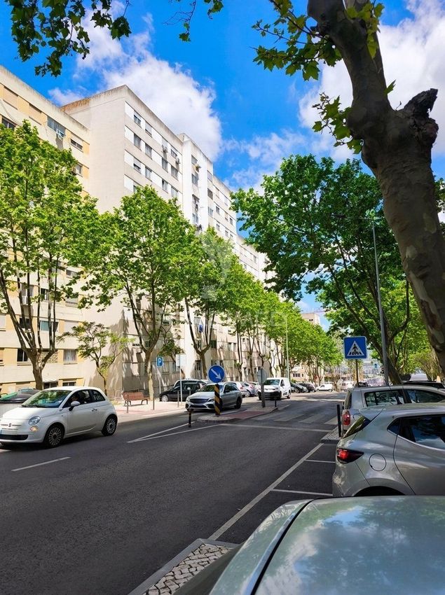 Imagem Vistas de apartamento t3 em Santo António dos Cavaleiros e Frielas