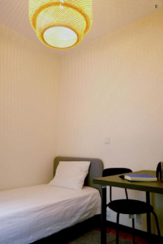 Imagem Quarto de quarto em Rua do Corvo