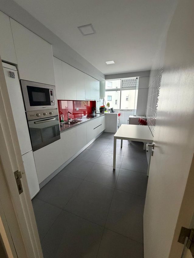 Imagem Cozinha de quarto em Rua Nova de Santa Cruz, 305