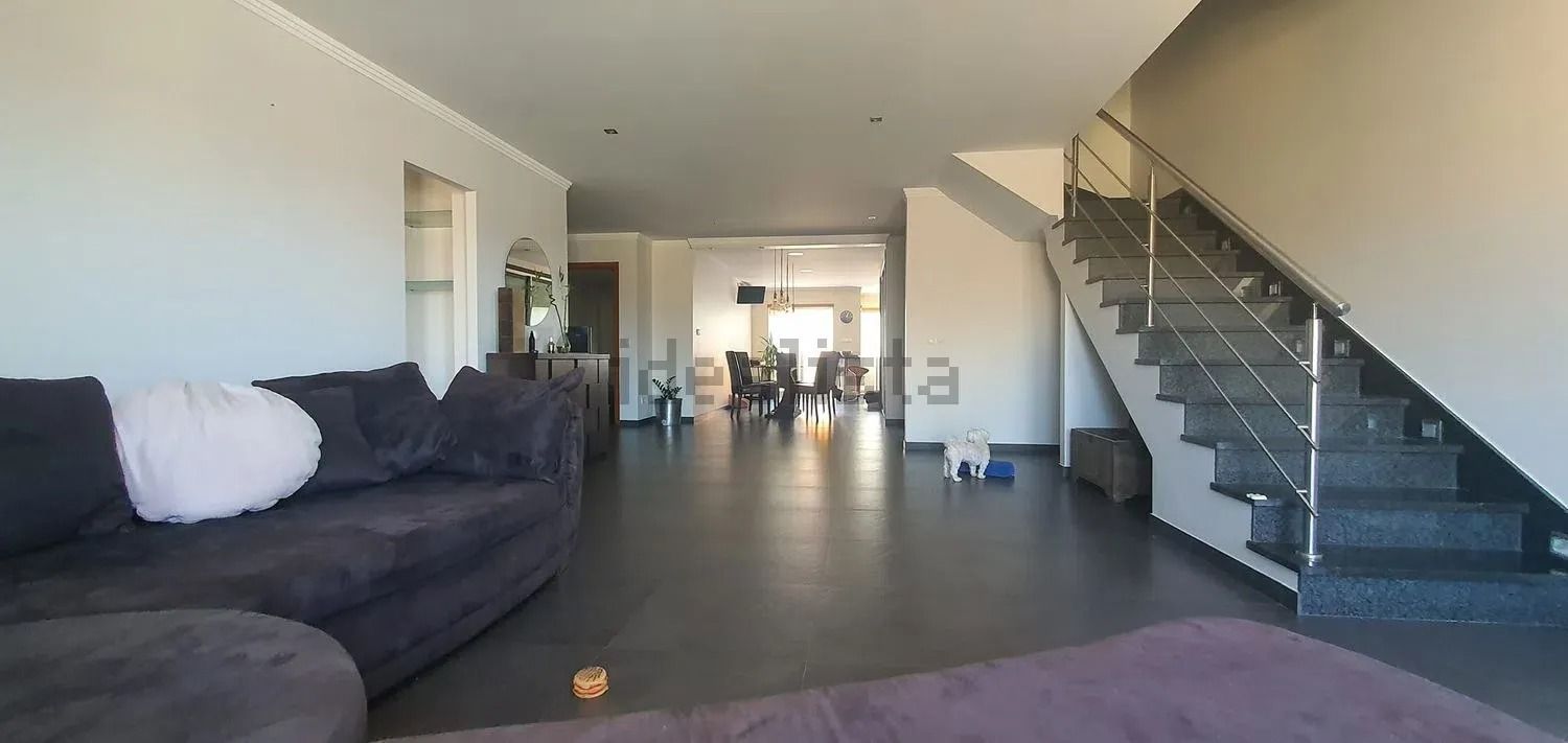 Imagem Sala de estar de duplex em Rua de Santo Antão, 34