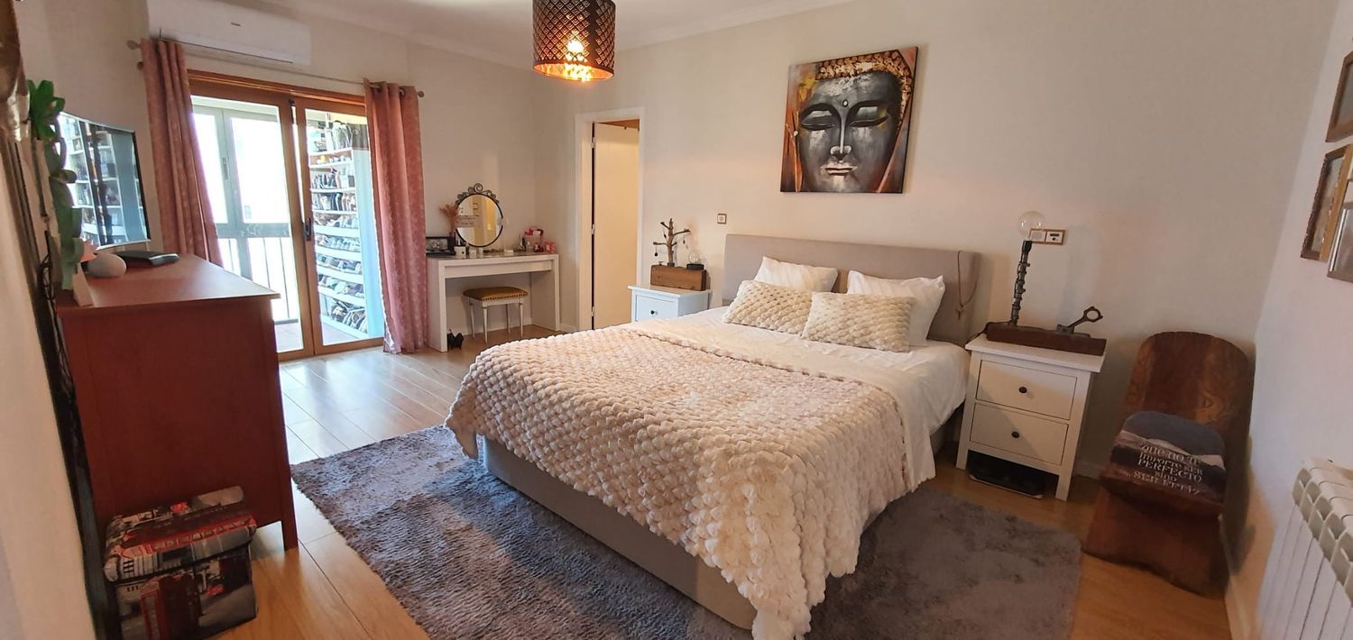 Imagem Quarto de apartamento t3 em Rua Ferreira de Castro, 27