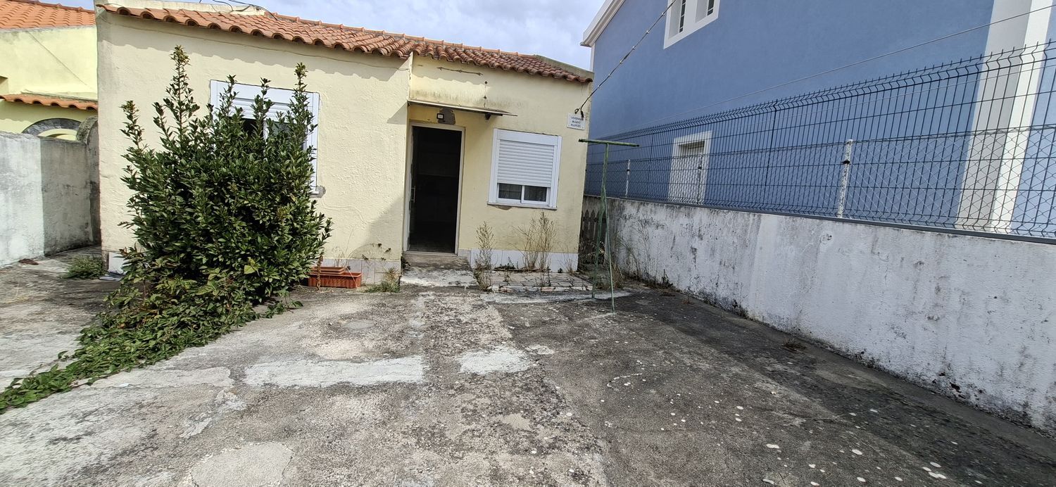 Imagem Zonas comuns de terreno em Alvide - Abuxarda