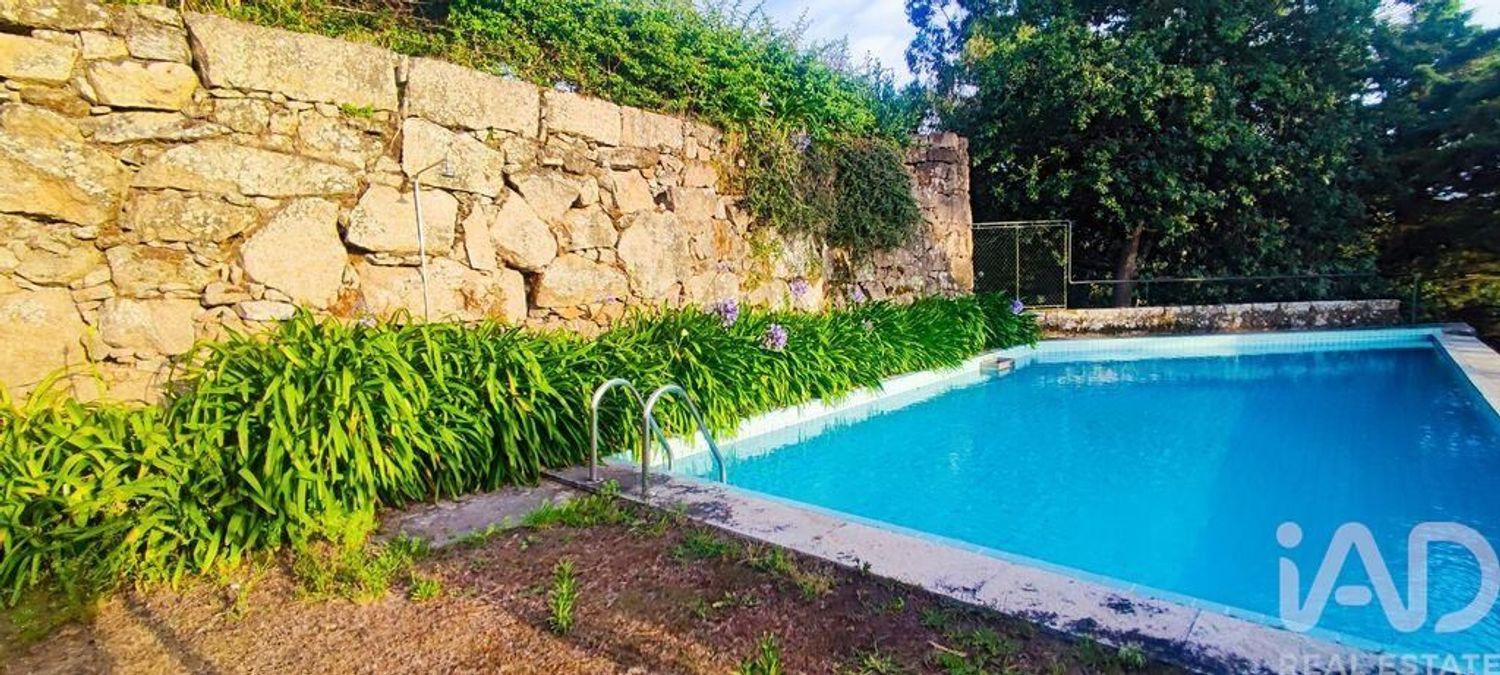Imagem Piscina de  moradia independente em Loivo